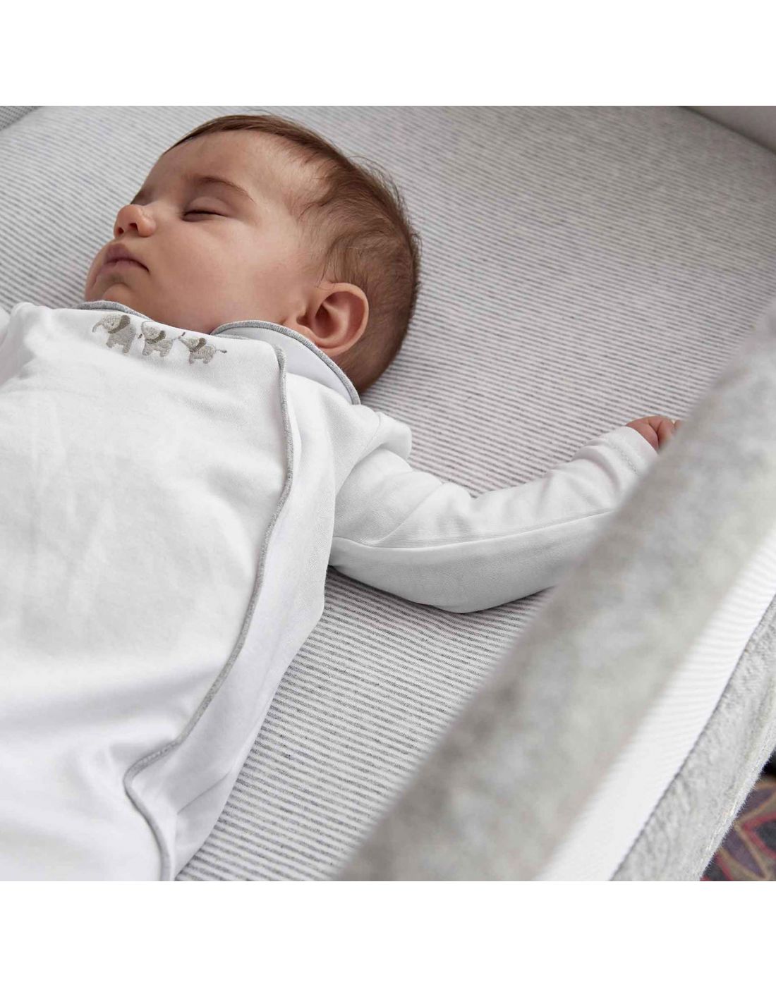 Mamas and papas clearance bedside crib