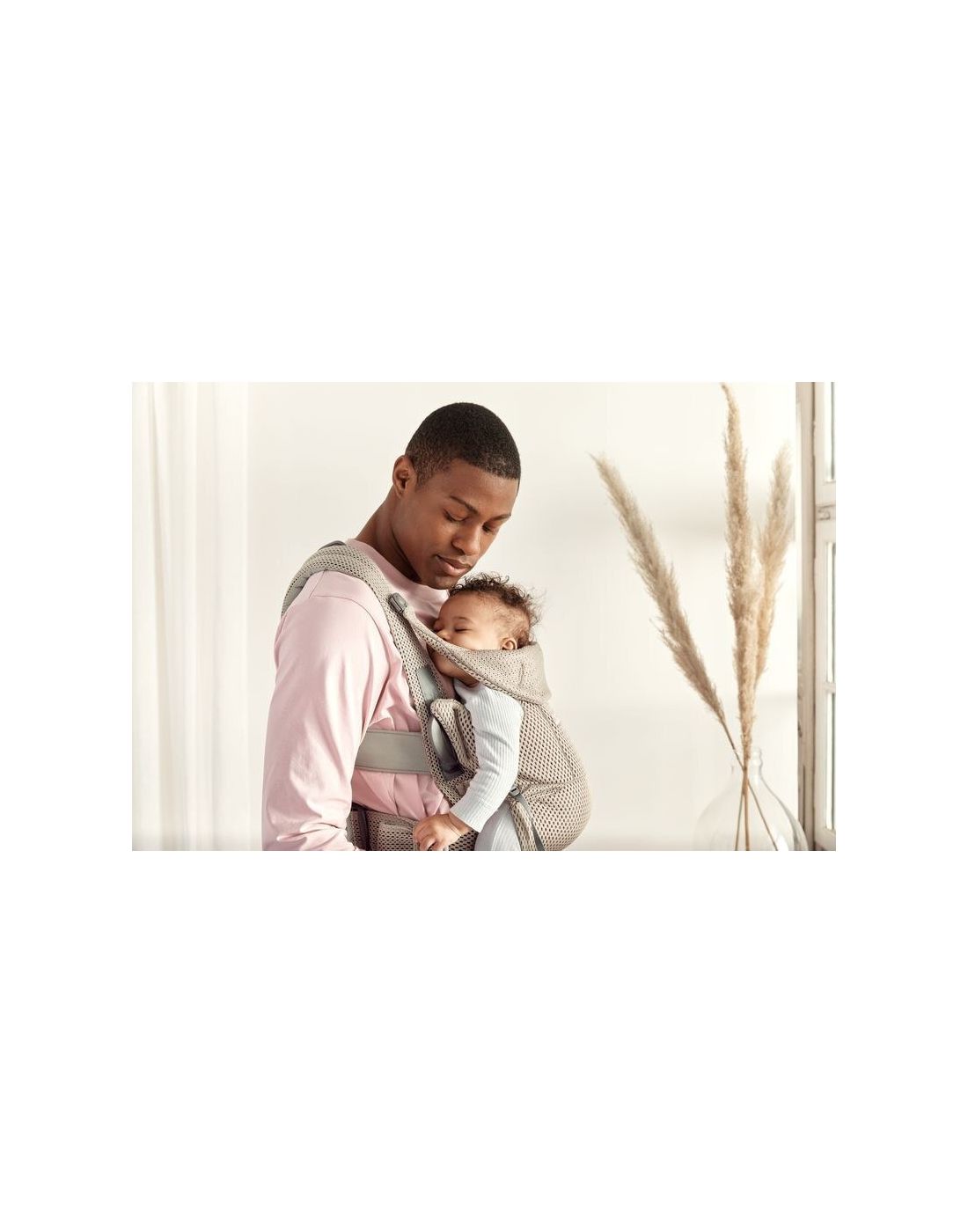 Mothers on the move shop baby carrier
