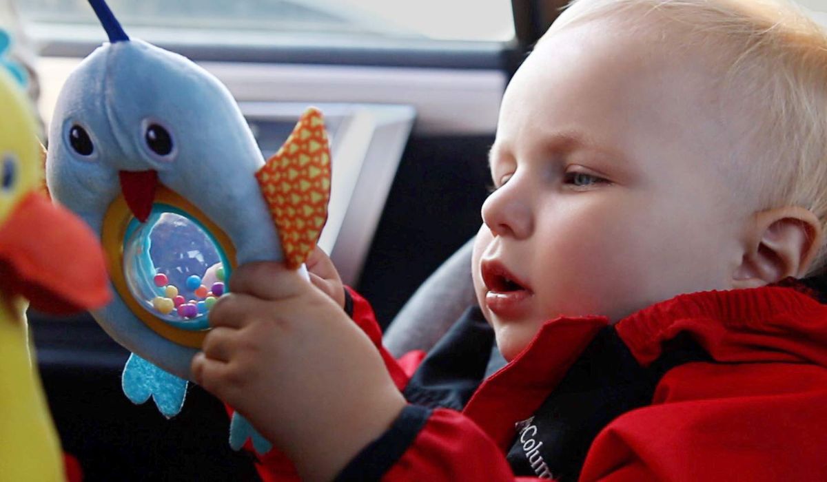 Child in the car: must know Road Safety Tips